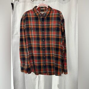 Duluth Trading Co size large relaxed fit checkered button up